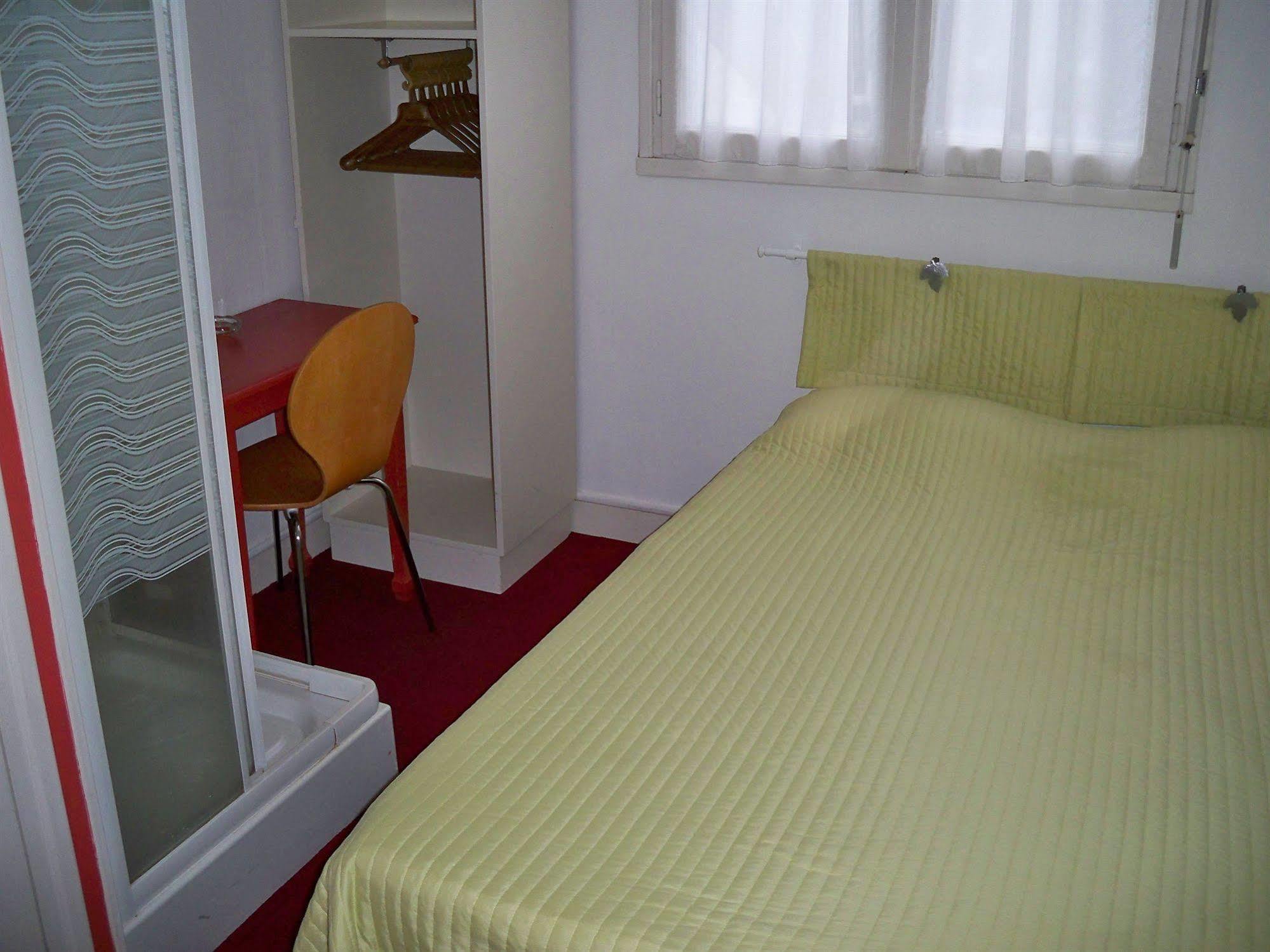 Hotel Victor Hugo Lorient Exteriör bild